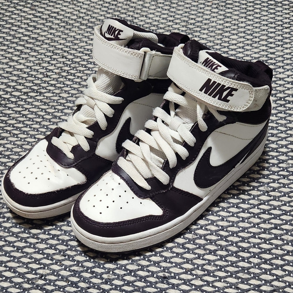 Youth Nike Court Borough Mid  Burgundy and White